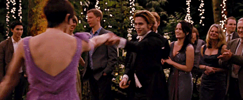 stardustschild:Jasper and Alice Whitlock’s wedding dance