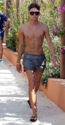 383. letswearshorts:  http://www.mirror.co.uk/3am/celebrity-news/towies-joey-essex-offered-im-2058606