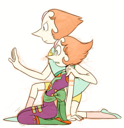 skyneverthelimit:  Last night I had a dream that Pearl was protecting another Pearl from home world. 