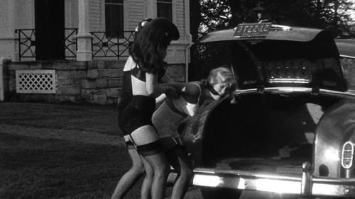 gentlemankidnapper:The dramatization of a bondage scene in The notorious Bettie Page, 2nd part