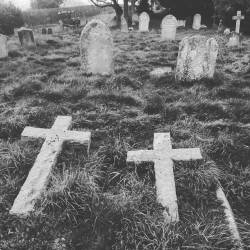 beatasticband:#photography #uk #England #blackandwhite #cemetery #graveyard #cross