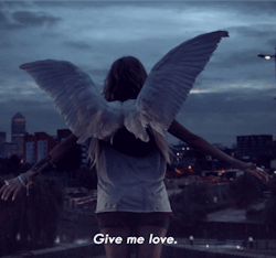 littlebrokencrystals:  love