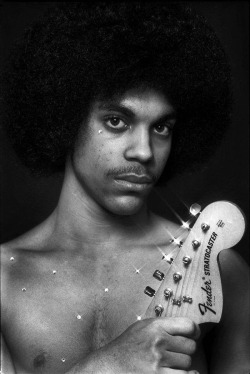 ohthentic:  xtechnicolorclimax: Prince |