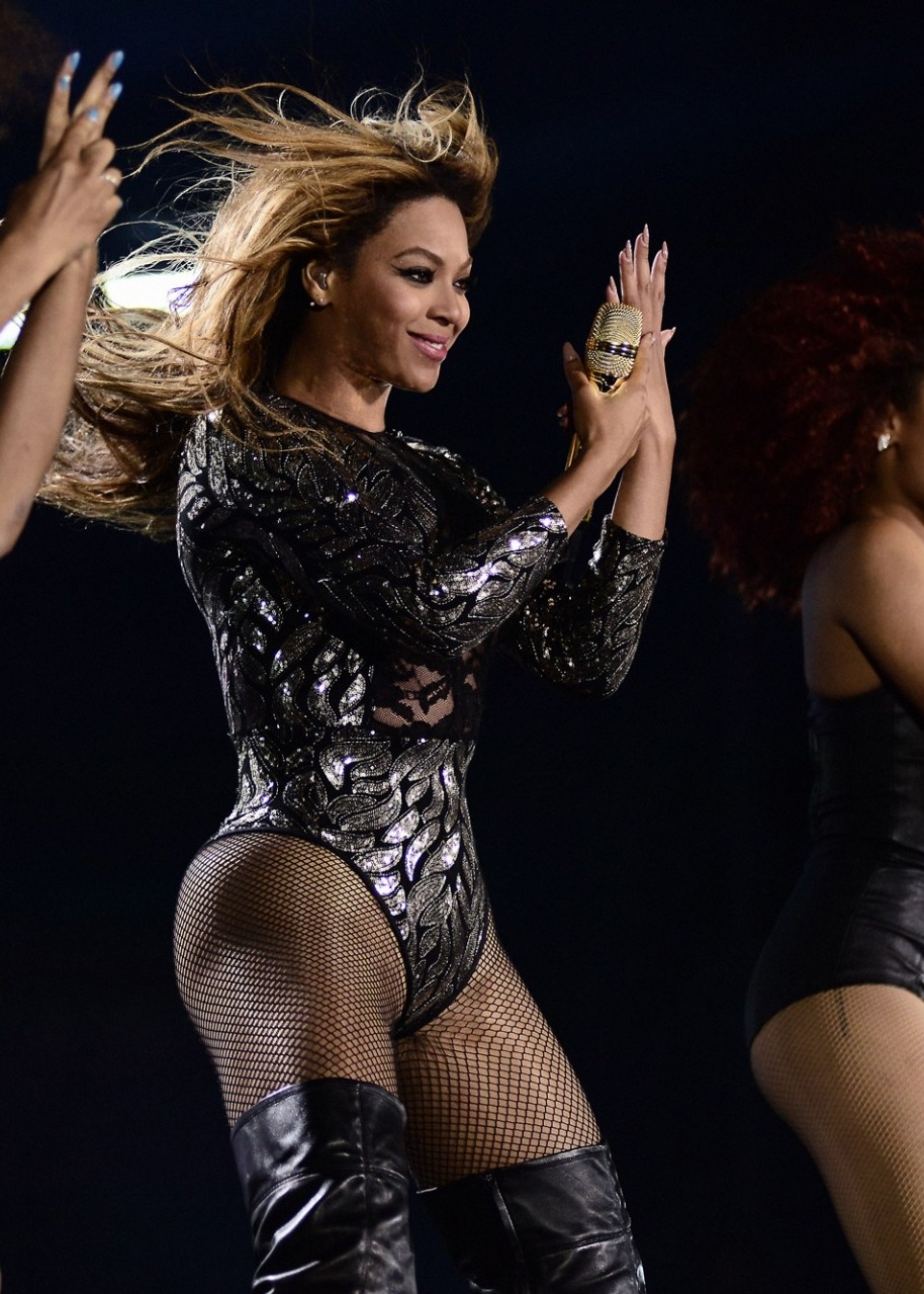 beyoncefashionstyle:  On The Run HBO Special in Paris (Sept. 20)