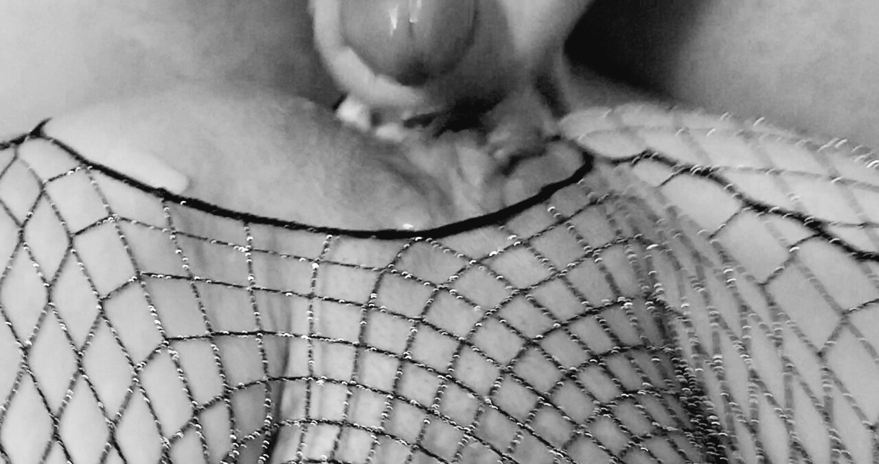 kinkyphoenix:  Last night I ate the creampie I made in my wife.  Delicious.  Just