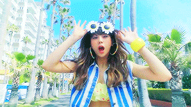 banira-san:  “Have a nice day, it’s gonna be alright!” - Hello - 西内まりや