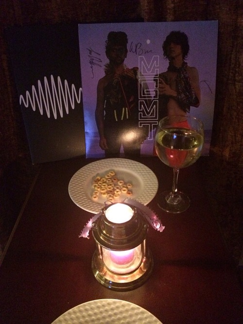 whatismgmt:naathandetroit:whatismgmt:Just enjoying a romantic candle light valentine’s day dinner wi