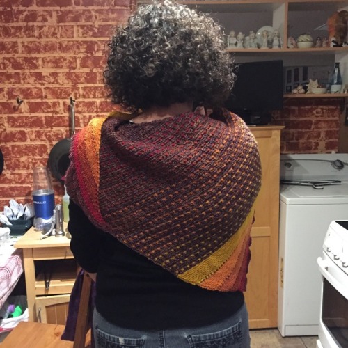 FO: on the spice market shawl I swear I&rsquo;ll get better photos of this once it&rsquo;s n
