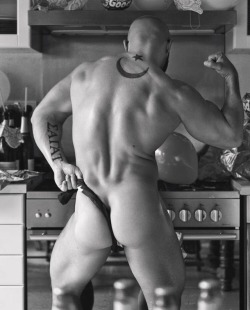 daveydiscoballs:    Sagat