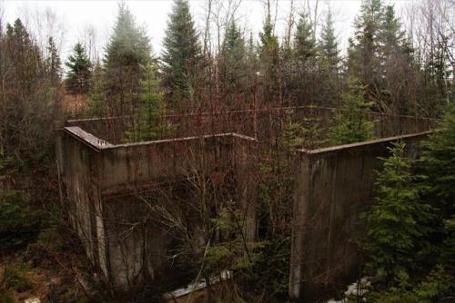 architectureofdoom:Abandoned concrete mansion, Northern Minnesota