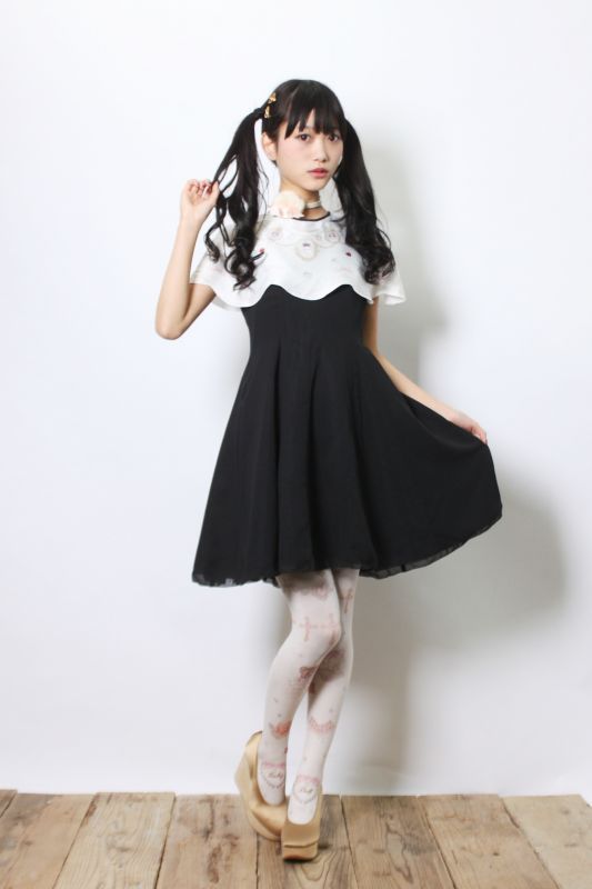 dollgirls:  selected looks from syrup tokyo (cute bone, jewel cat, square frill,