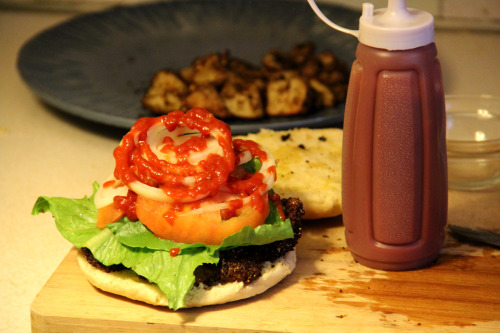 opinionatedcheese:  amy-lynnn:  opinionatedcheese:  thetafari:  ITAL DONT STOP !! - Seitan “Chicken” Cutlet Sandwich on Homemade Flax Bun, served with Seasoned Baked Potato Fries and Homemade Organic Ketchup !! Give Thanks !!! Homemade KetchupIngredients