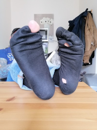 growingexjock1986:Stinking up my mercersised dress socks in vans