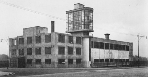furtho: Luma lightbulb factory, Govan, Glasgow, 1939 (via here)