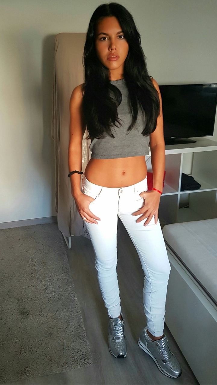 brasileiragostosa:  Que menina linda