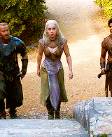 rubyredwisp:  Daenerys Targaryen’s outfits (in order of appearance) 