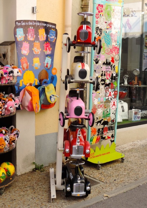 Magasin de jouets, Aigues-Mortes, Gard, 20166.