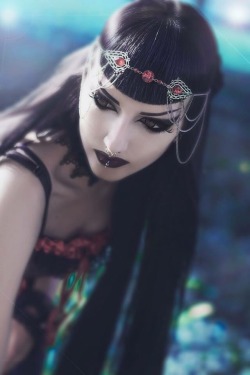 punkgoth666:  Obsidian Kerttu