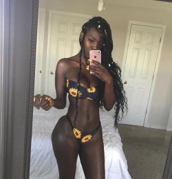 blackpeoplefashion:  Her complexion is everything