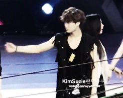 dokyungs-deactivated20180605:  jongin wanting kyungsoo to stand next to him. 