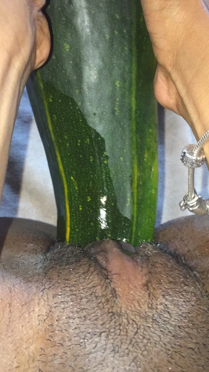 godoftaboo:  The Zucchini pixxx 😎🍆🥒 @beautifulkittykink