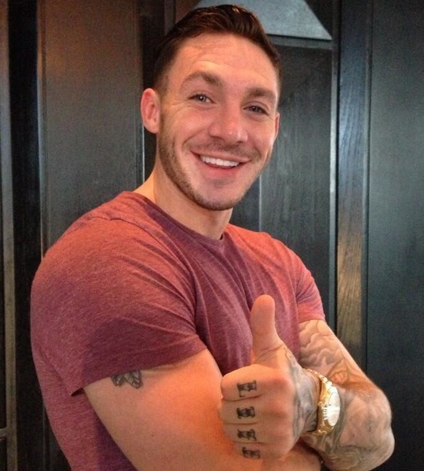 jezebelsboys:  British Actor Kirk Norcross gets exposed. 😍😍 Watch the video