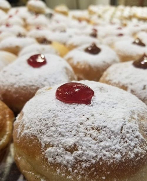 Been hearing great things about the #sufganiyot at @GombosBakery in #CrownHeights #Brooklyn.  From t