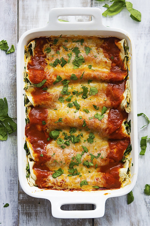 foodiebliss:  Cheesy Spinach EnchiladasSource: Creme De La Crumb