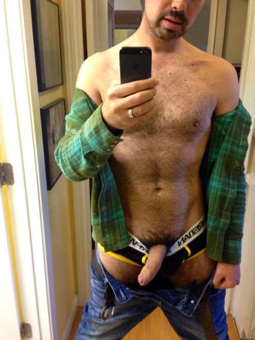 scruffyboysnaked:just got home from work. guess what I’m about to do next.