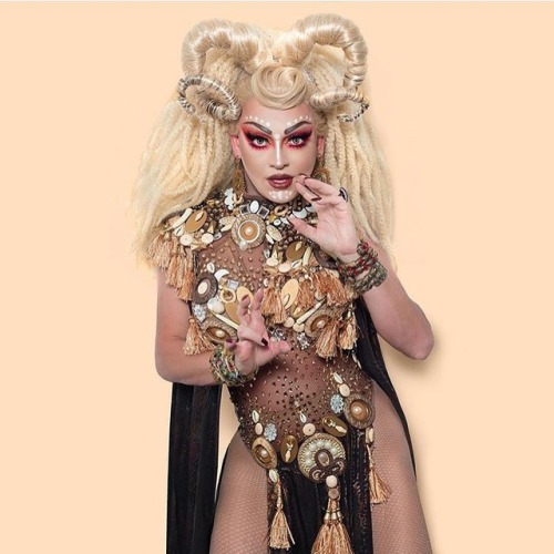 mzs11:@labellebeauty 📸: @thedragseries #Beautiful #Drag #DragPerfection #DragQueen #Eleganza #Fierce #Flawless #Gorgeous #Inspiration #InstaDrag #InstaGay #Sickening #Stunning #DragRace #RuPaulsDragRace #RPDR