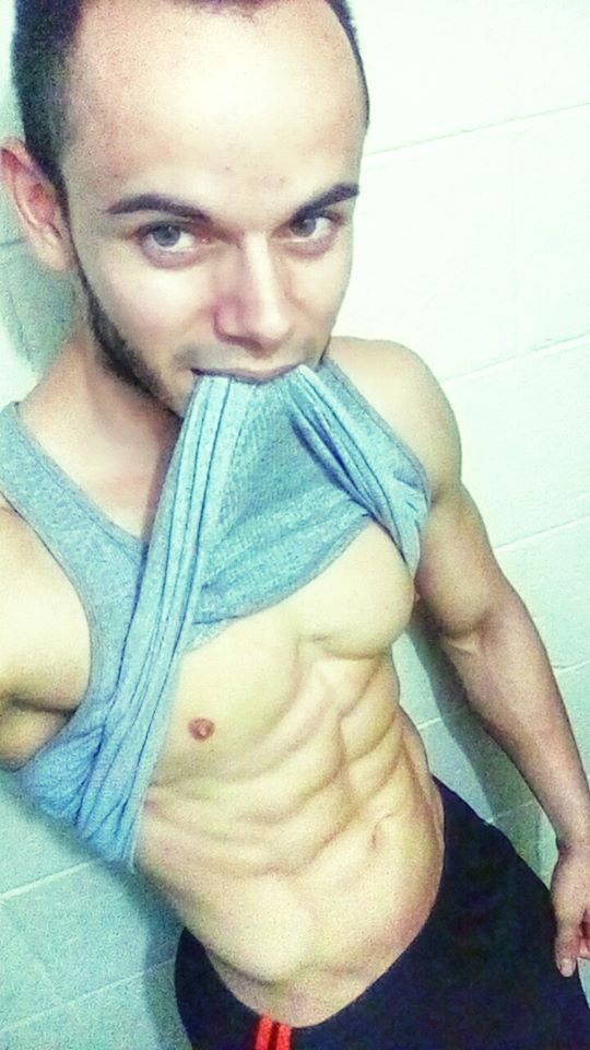 loscherosexhibicionistas:  Miguel Martinez disque “Heterosexual”…. no se uds.