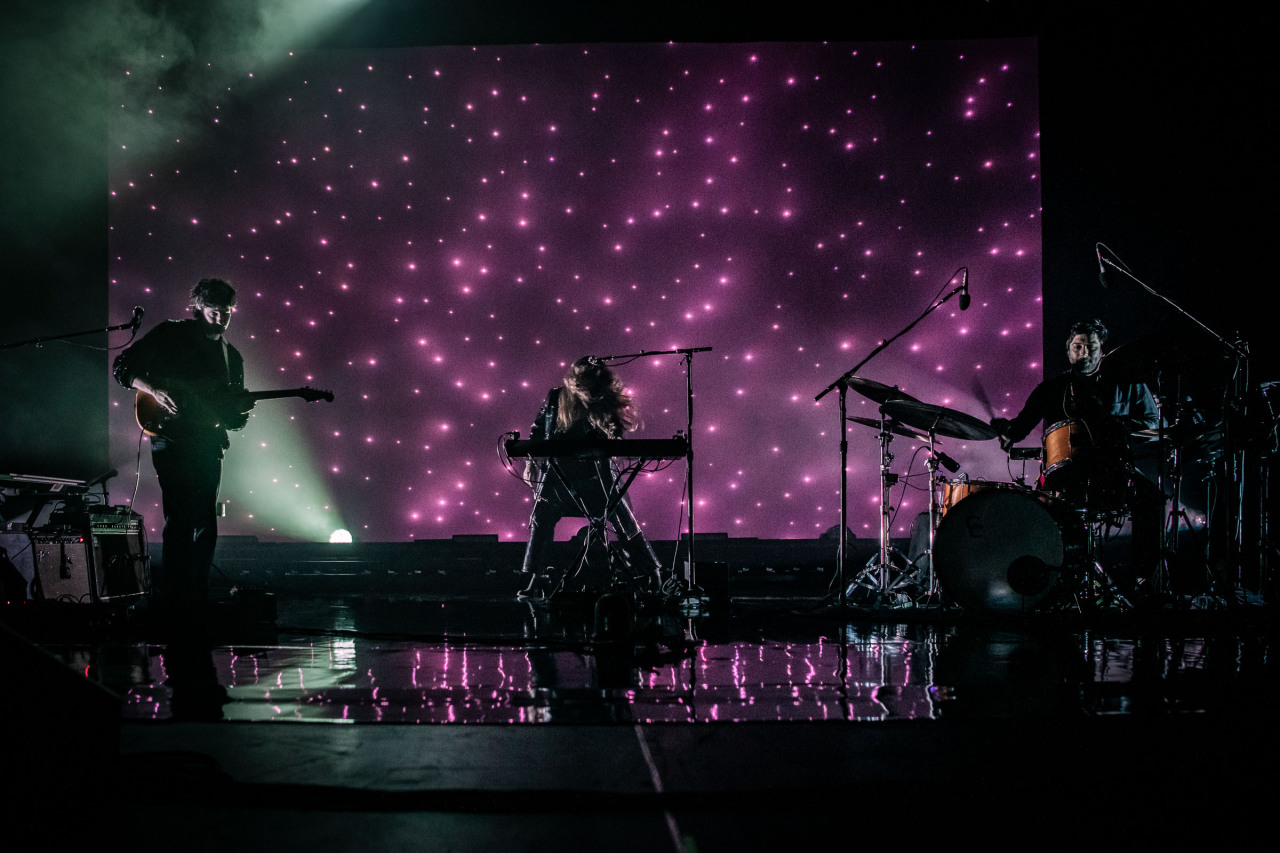 Beach House Are High Drama at Kings Theatre on Tuesday Night
