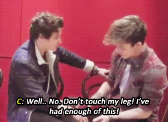 worshipthevamps:   Bronnor breaking up  I have decided to make this because it’s