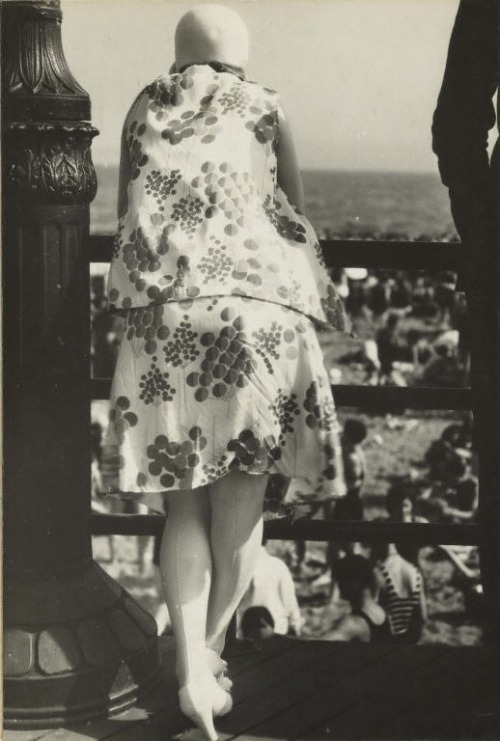 fewthistle: Coney Island Boardwalk. 1929. Photographer: Walker Evans
