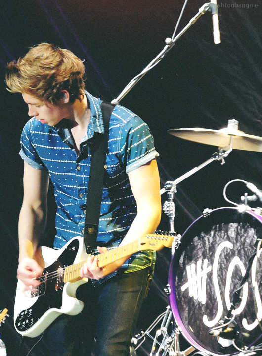 ashtonbangme-deactivated2015081:  (c)                     