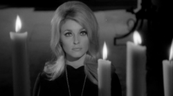  Sharon Tate in Eye of the Devil (1967).