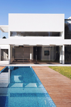 livingpursuit:  Savyon House | Michal Sheffer