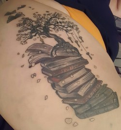 1337tattoos:  Tree of knowledge I got to honor my grandparents who passed.submitted by http://naughtytattooedangel.tumblr.com