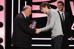 staff:  At this year’s Webby Awards, our founder had the pleasure of giving the Lifetime Achievement Award to GIF inventor and legend, Steve Wilhite. Amanda also had the pleasure of accepting awards for Best Community (yes you are), Best User Experience,