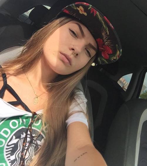 http://streetgrl.tumblr.com/post/157157687482