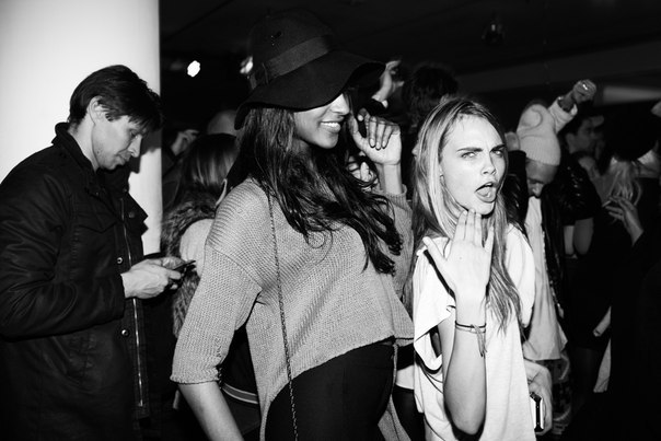 kaliforniarepublik:  cara-made-me-do-it:  Cara Delevingne blog  Jourdan Dunn and