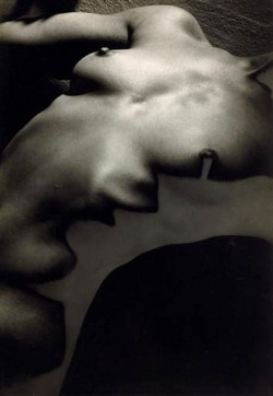 joeinct:Nude, Photo by Erwin Blumenfeld,