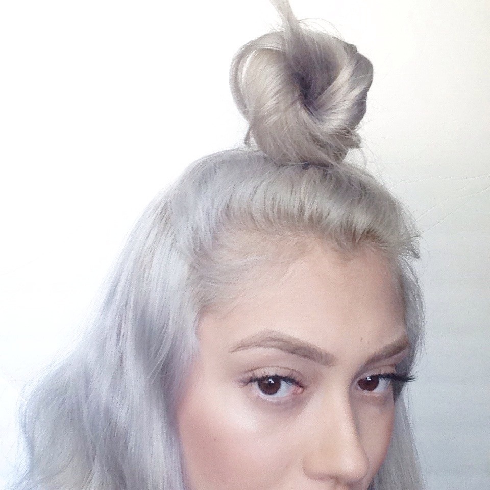 thefashionablekelebek:  pixietears:  Awkward bun.  http://thefashionablekelebek.tumblr.com/