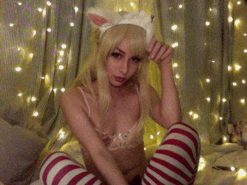 cockyvonmurdertits:  idk why my cam wont adjust to light but whatever