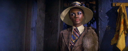 mabellonghetti:Tamara Dobson and Ni Tien in Cleopatra Jones and the Casino of Gold (Charles Bail - 1