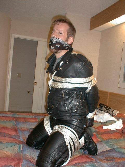 thesodomylobby:kidnapped biker, seedy motel