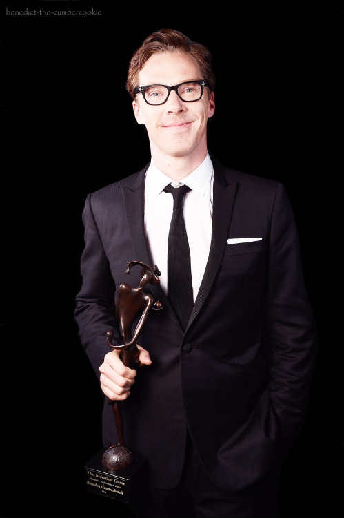 benedict-the-cumbercookie: Benedict Cumberbatch with his award at 26th Palm Springs Internation