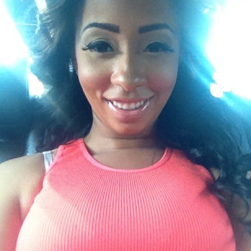 redkushkissess:  Her body is everything but her face is 🙅