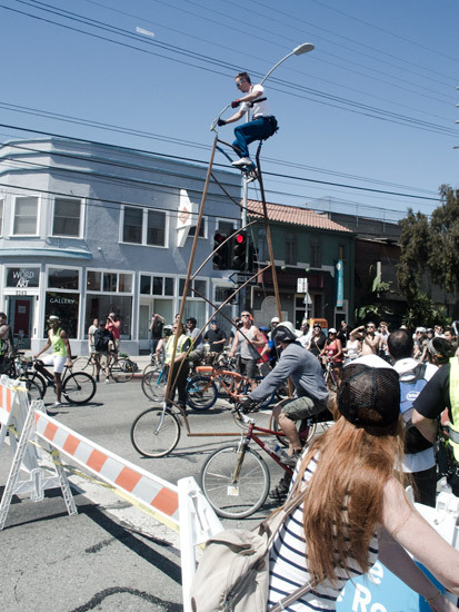 dcycledesign: bikingla:  Super Awesome Tall Bike! Ciclavia Awesomeness!   saw this guy yesterday at 