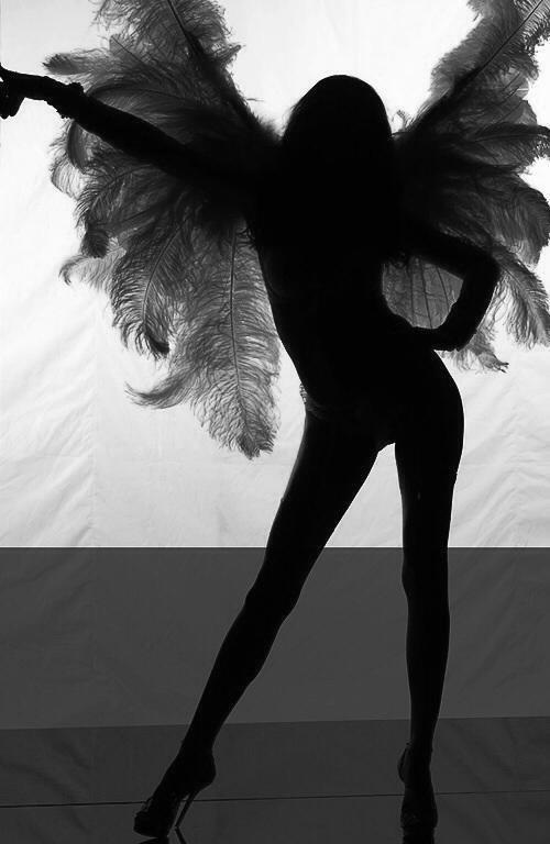 passioninspiration:  coramackenzie:    b&amp;w❥     ♥ ♡ ❤